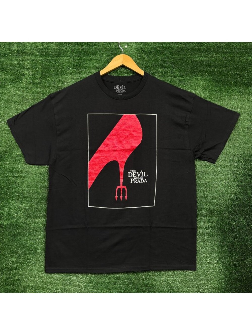 TThe Devil Wears Prada Hell in Heels T-Shirt Size XL
